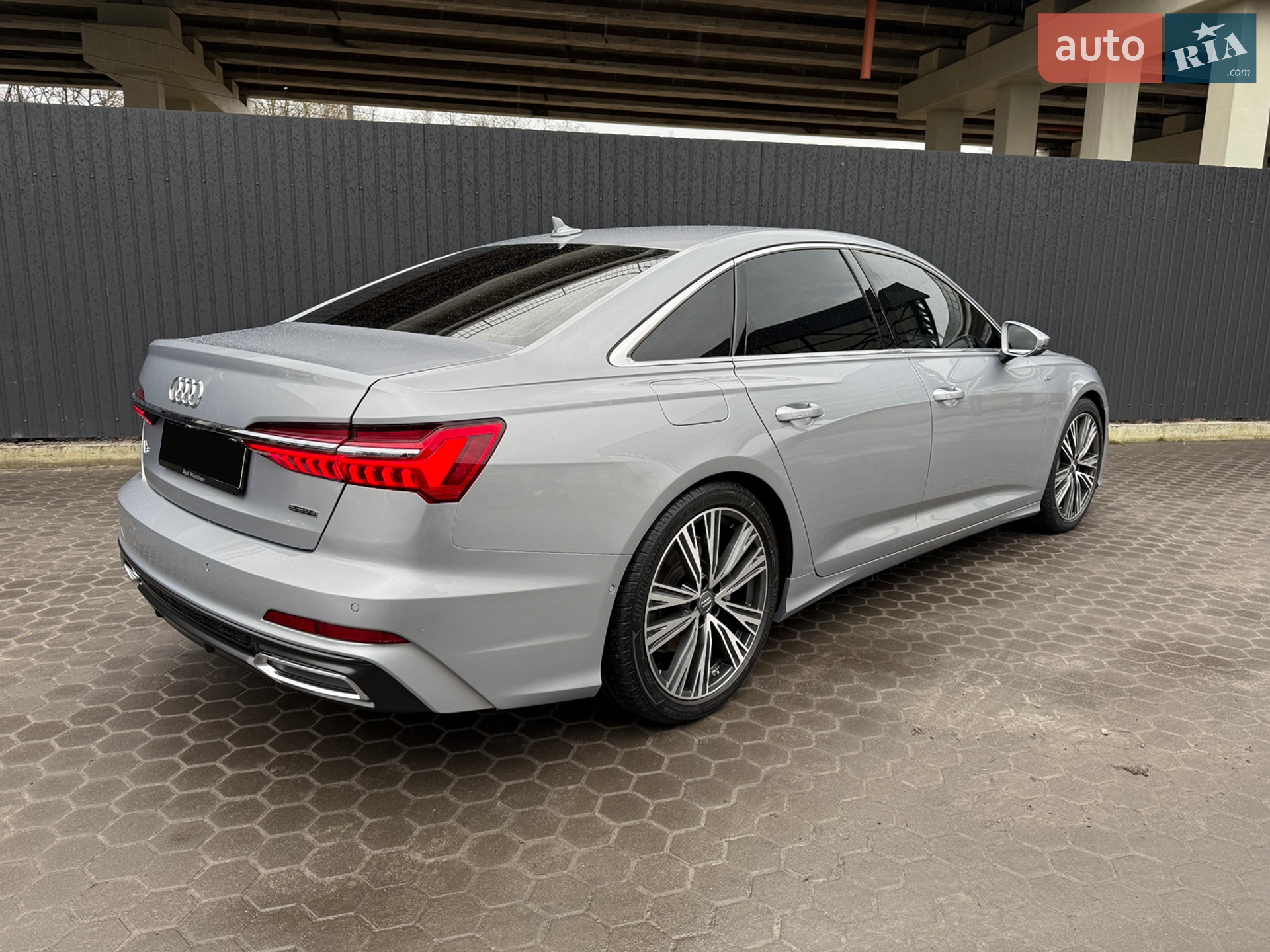 Audi A6 2018 VIN WAUM2AF24KN051949 фото оголошення 6 з 31