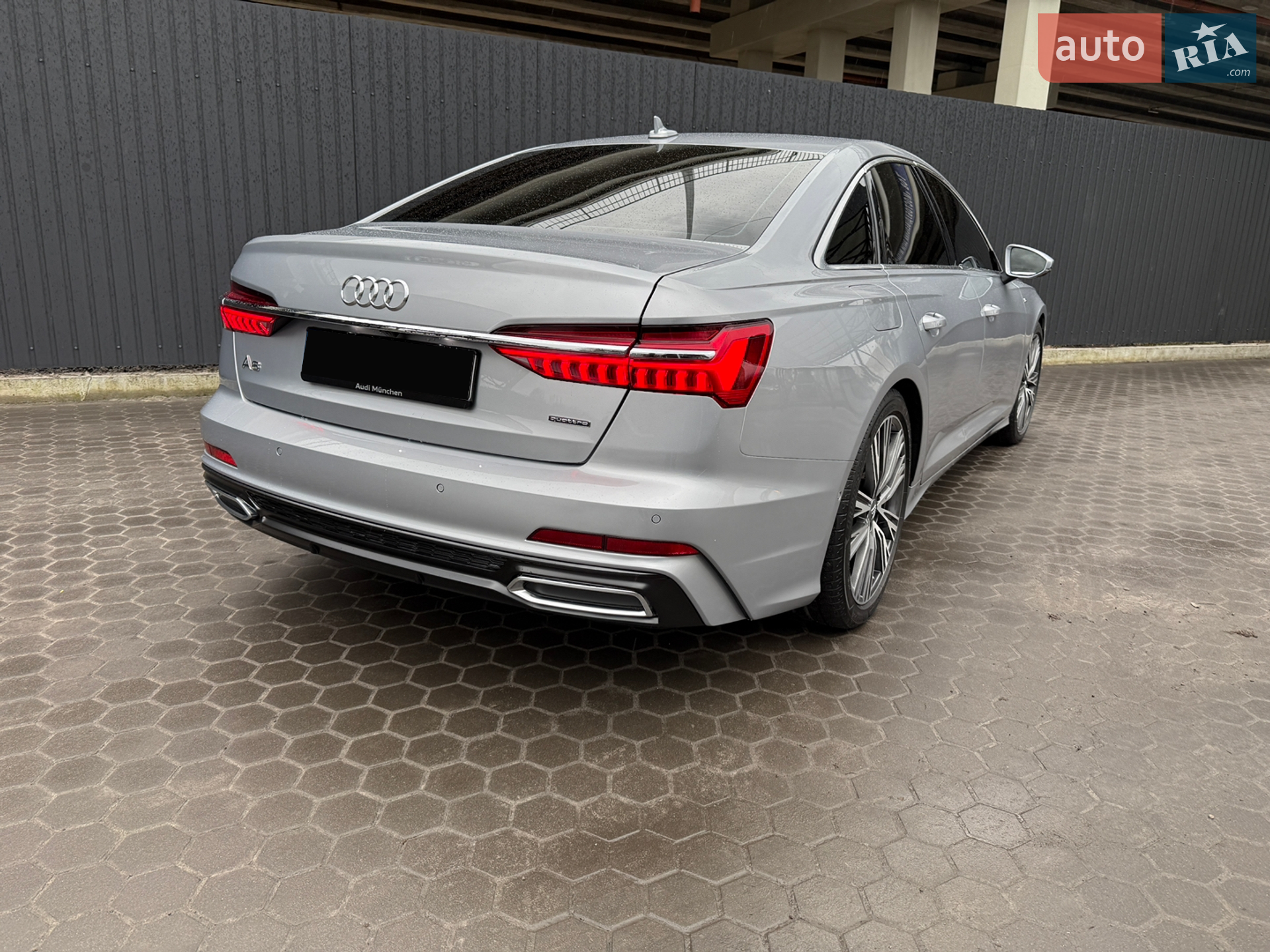 Audi A6 2018 VIN WAUM2AF24KN051949 фото оголошення 7 з 31
