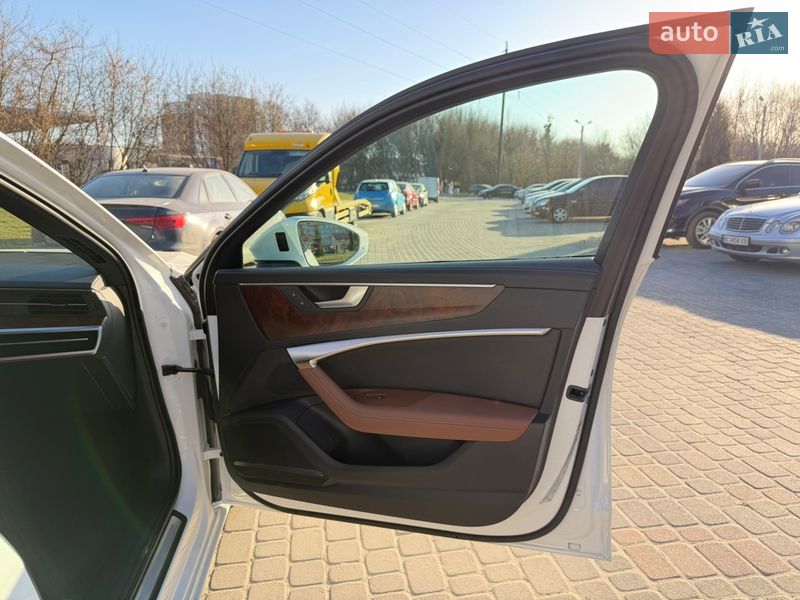 Седан Audi A6 2022 в Львове