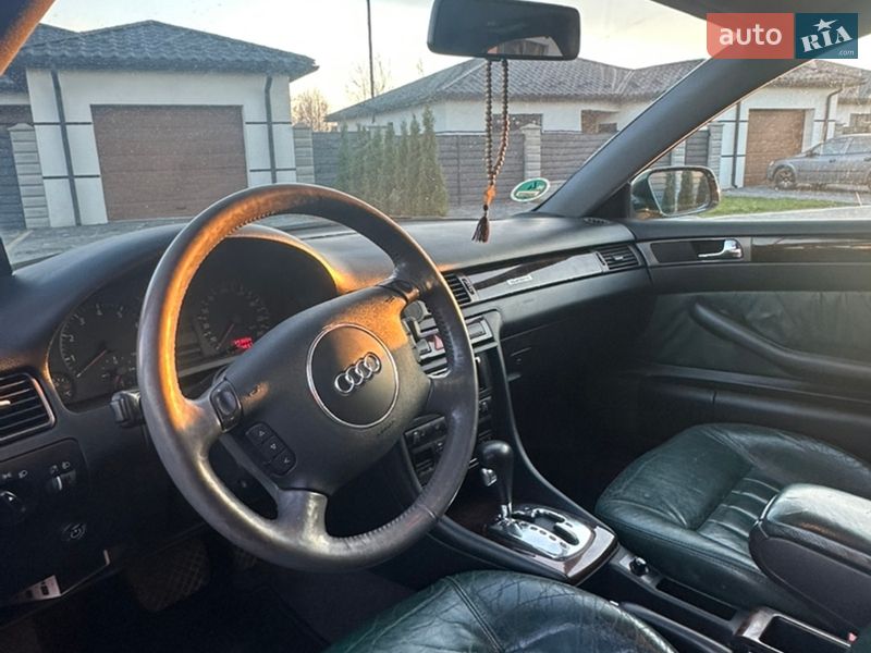 Седан Audi A6 2001 в Вараше