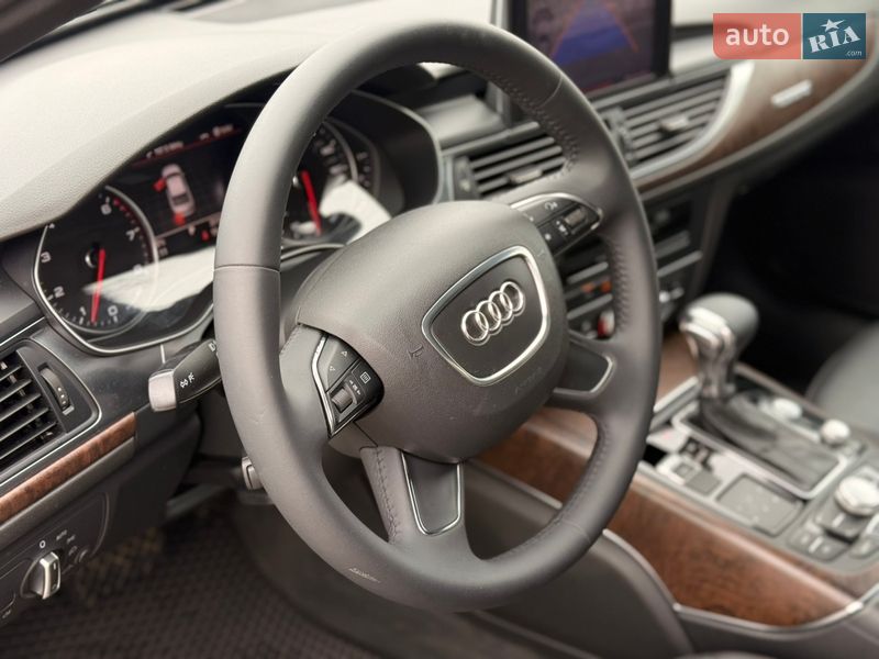 Седан Audi A6 2013 в Дубровице