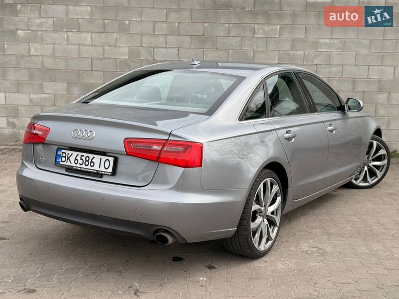 Седан Audi A6 2013 в Дубровице
