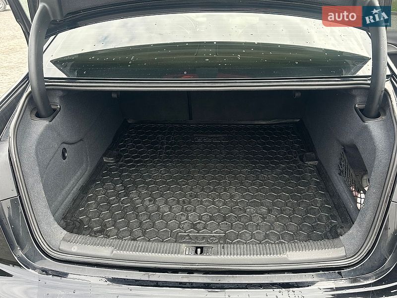 Седан Audi A6 2012 в Жовкве