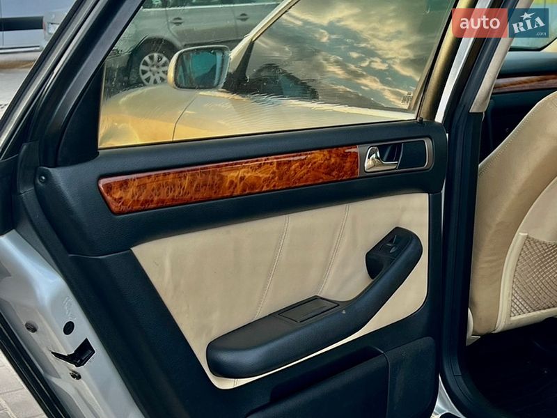 Універсал Audi A6 2000 в Рівному