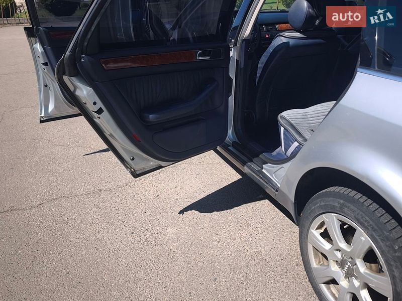 Універсал Audi A6 1999 в Вараші