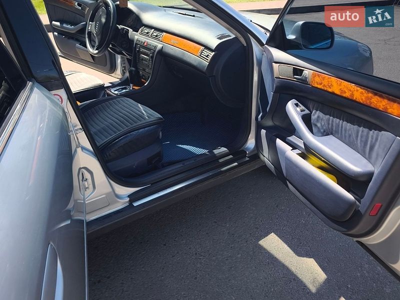 Універсал Audi A6 1999 в Вараші