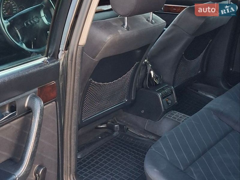 Седан Audi A6 1995 в Вараше