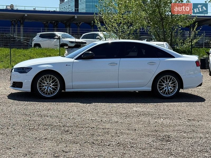 Седан Audi A6 2015 в Киеве