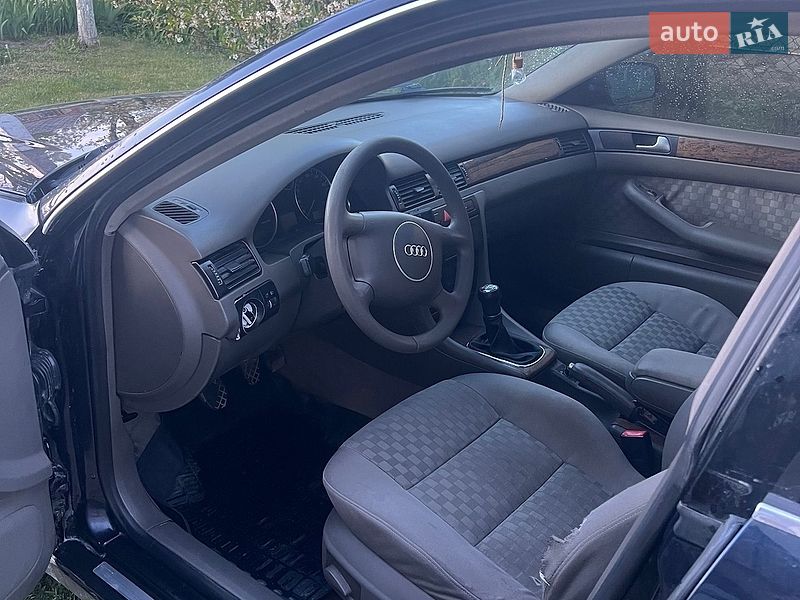 Седан Audi A6 2001 в Городке