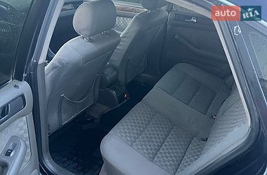 Седан Audi A6 2001 в Городке