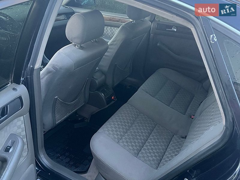 Седан Audi A6 2001 в Городке
