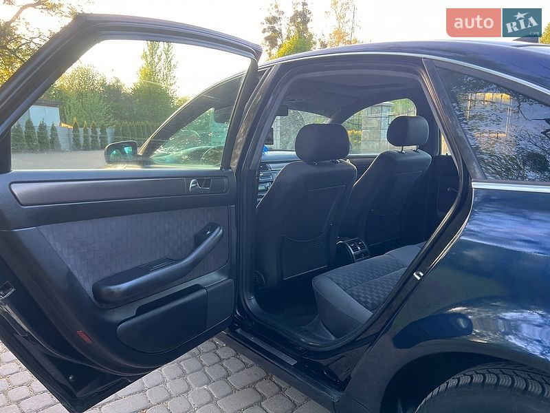 Седан Audi A6 1998 в Жовкве