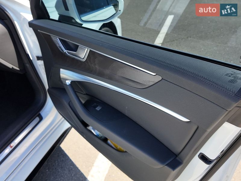 Седан Audi A6 2022 в Киеве
