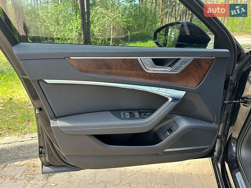 Седан Audi A6 2018 в Новояворовске