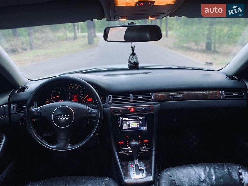 Седан Audi A6 2002 в Обухове