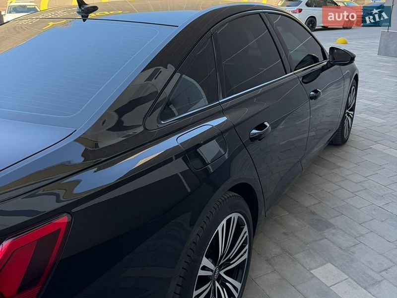 Седан Audi A6 2023 в Львові