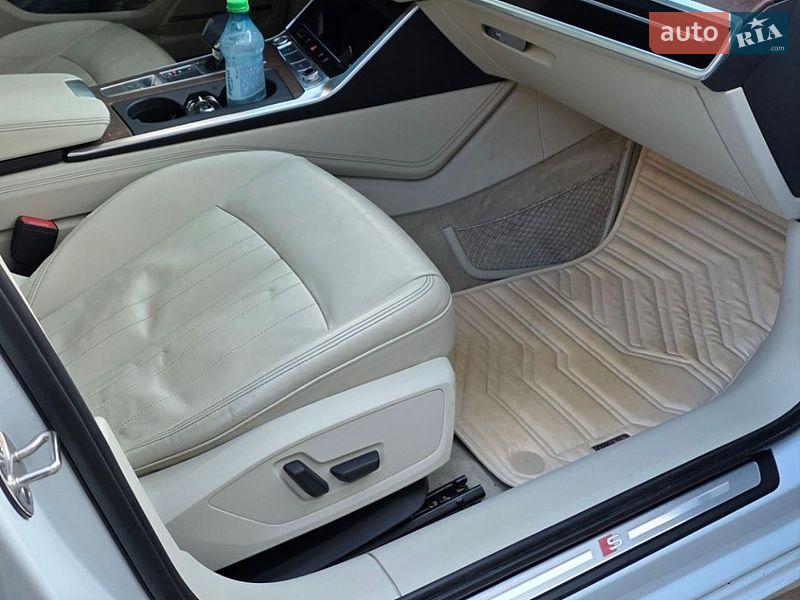 Седан Audi A6 2018 в Киеве