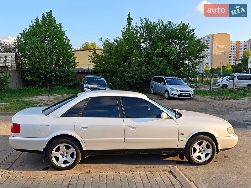 Седан Audi A6 1995 в Львове