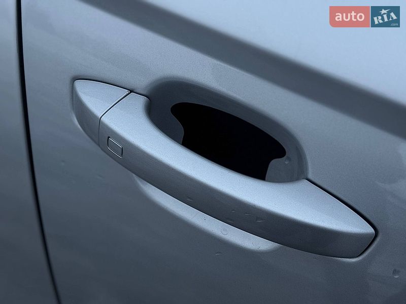 Седан Audi A6 2014 в Стрые