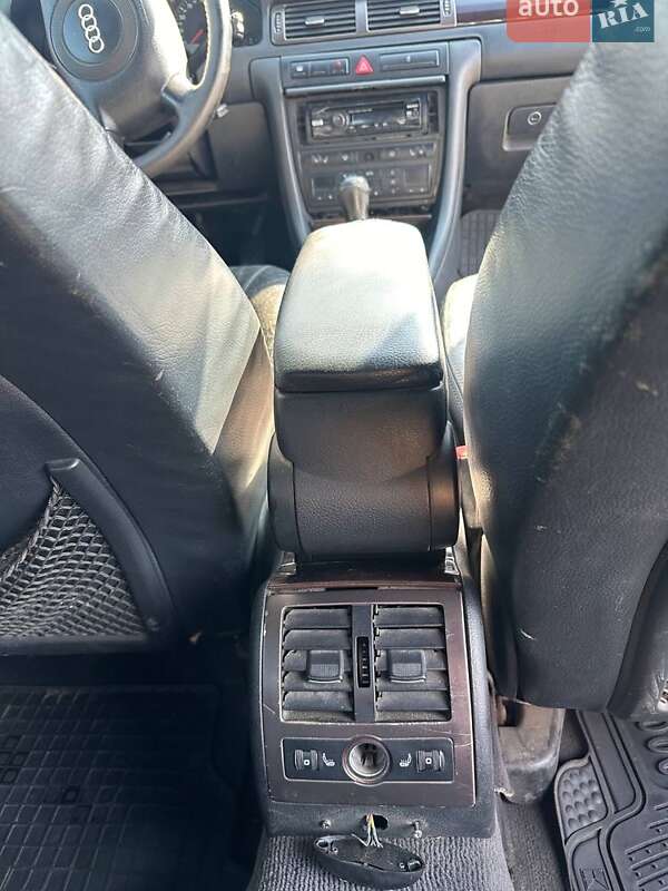Седан Audi A6 1998 в Любомле
