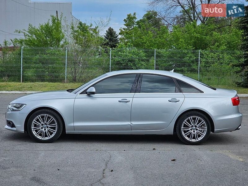 Седан Audi A6 2014 в Дніпрі