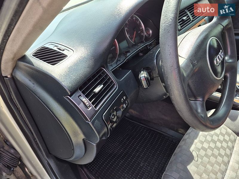 Седан Audi A6 2001 в Чернівцях