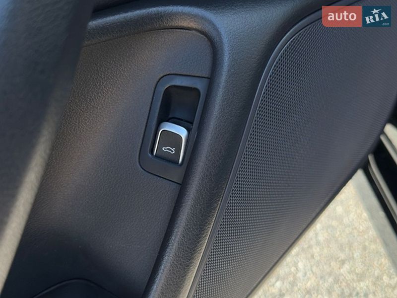 Седан Audi A6 2015 в Киеве