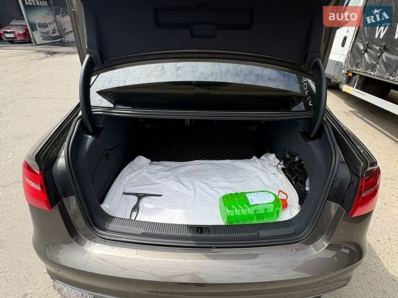 Седан Audi A6 2012 в Львові