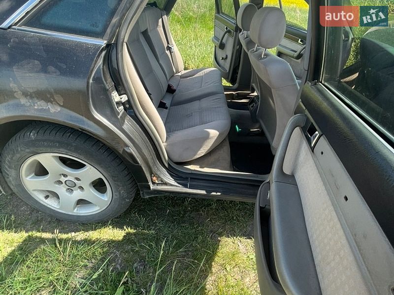 Седан Audi A6 1997 в Жовкві