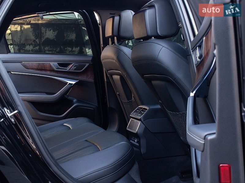 Седан Audi A6 2019 в Нововолинську