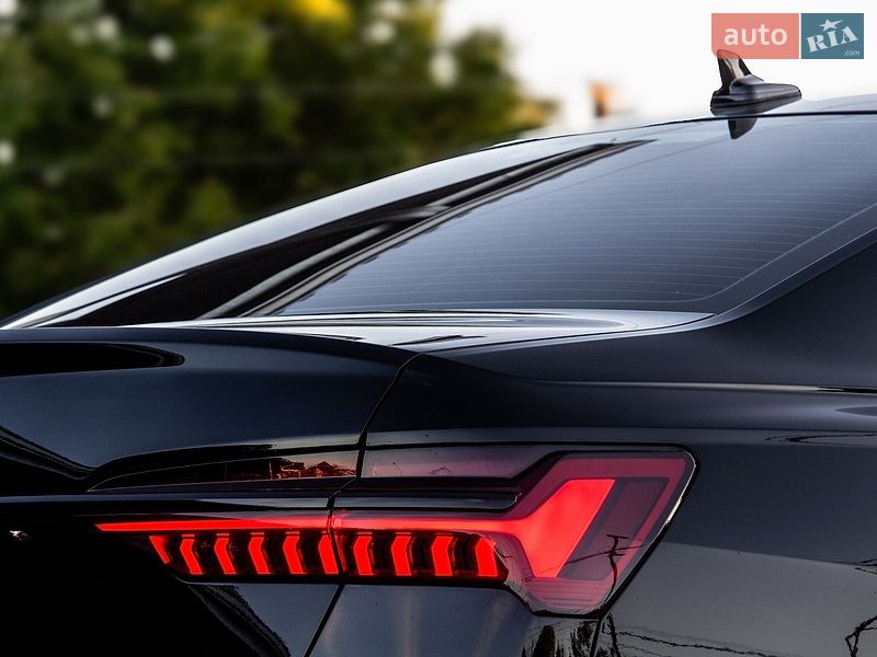 Седан Audi A6 2019 в Нововолинську