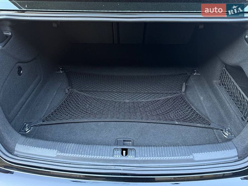 Седан Audi A6 2015 в Рівному