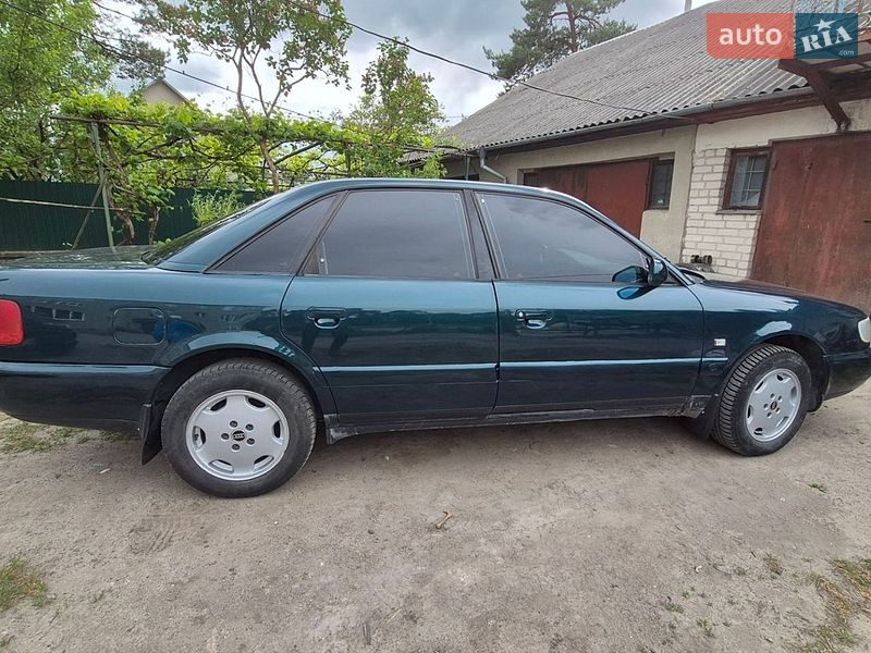 Седан Audi A6 1995 в Кременце