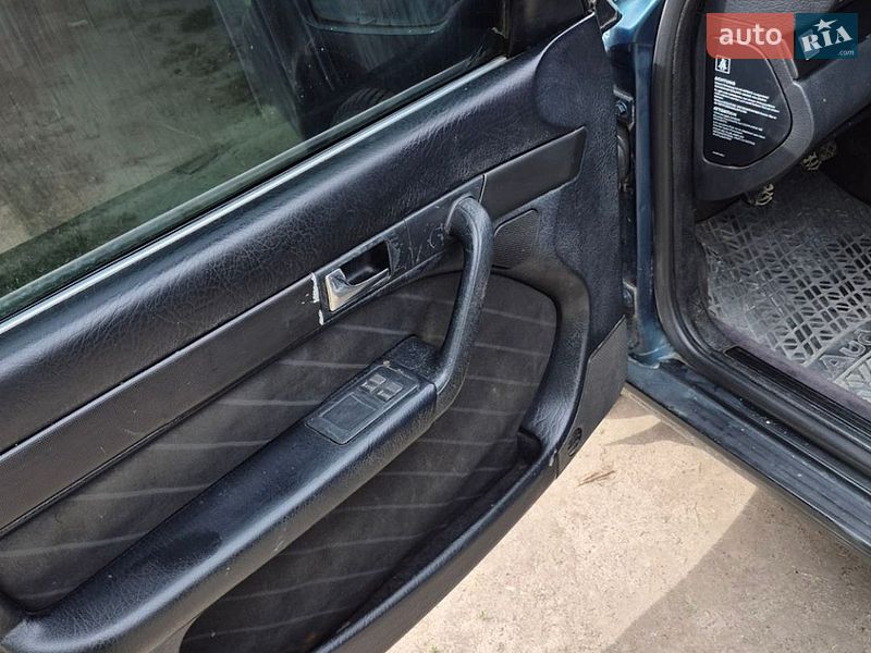 Седан Audi A6 1995 в Кременце