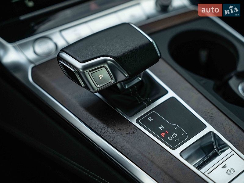Седан Audi A6 2019 в Чернівцях