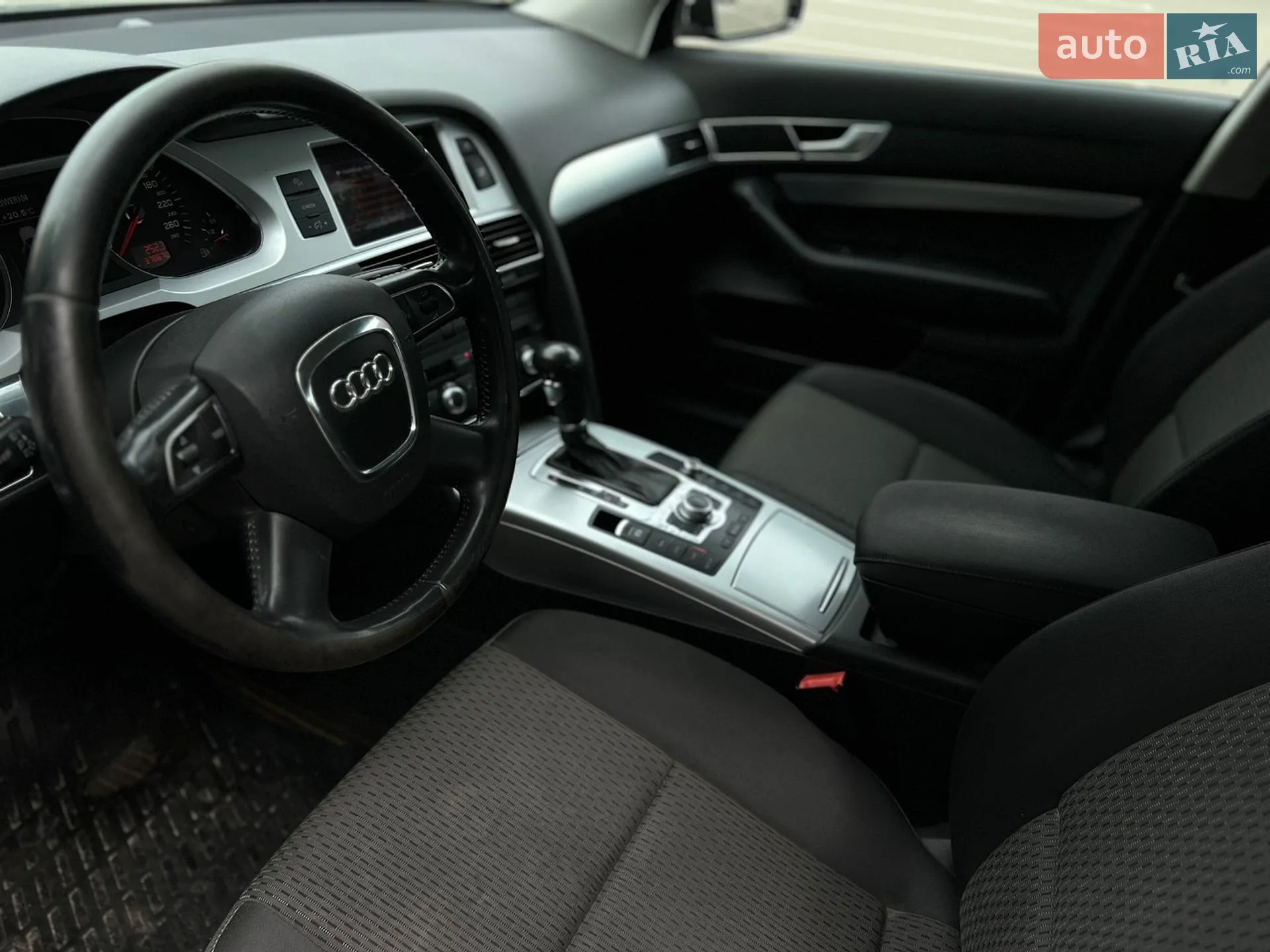2010 Audi A6 - мініатюра 9