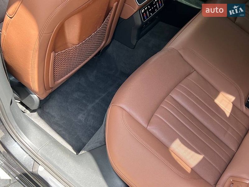 Седан Audi A6 2023 в Львові