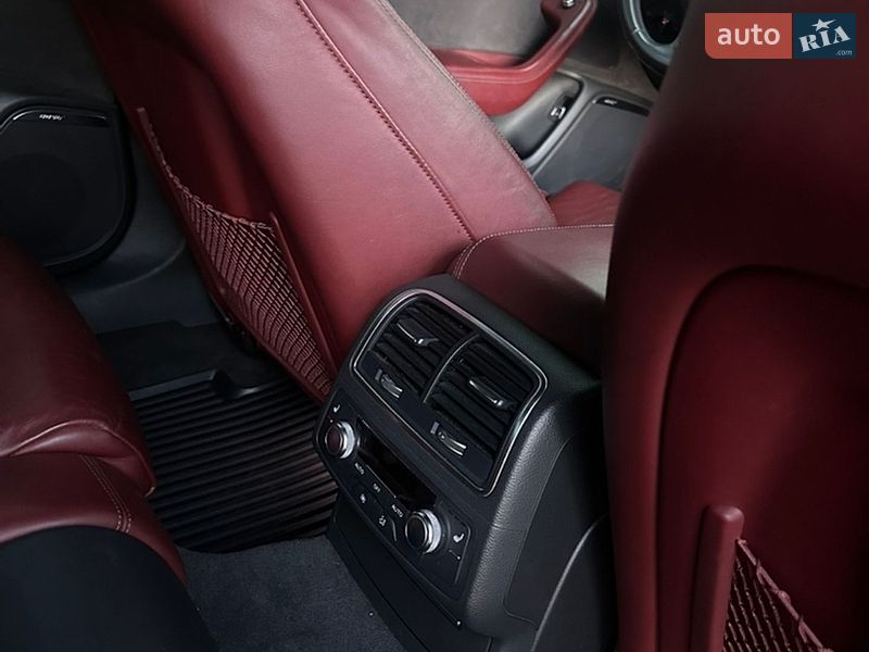 Седан Audi A6 2015 в Чернівцях