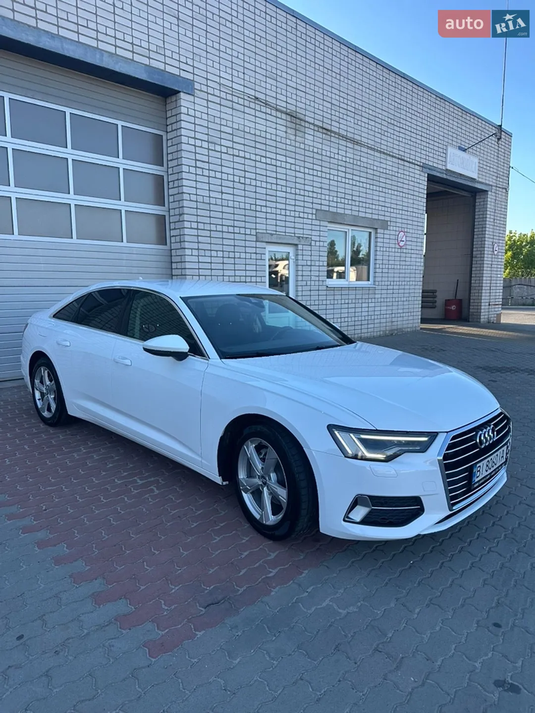 Audi A6 2019 VIN WAUZZZF29LN031116 фото оголошення 2 з 11