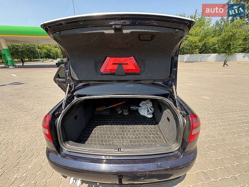 Седан Audi A6 2003 в Днепре