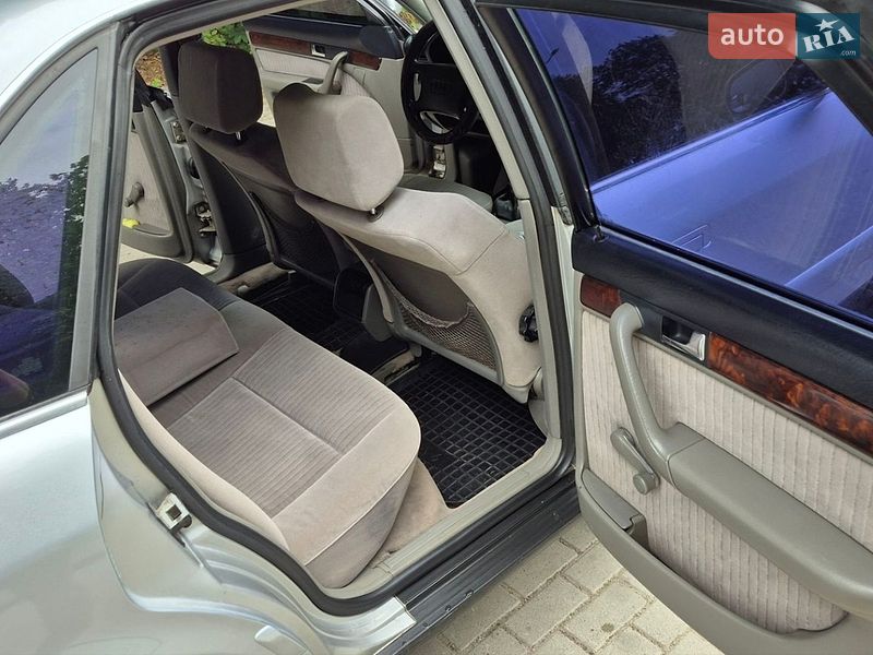 Седан Audi A6 1995 в Кременце