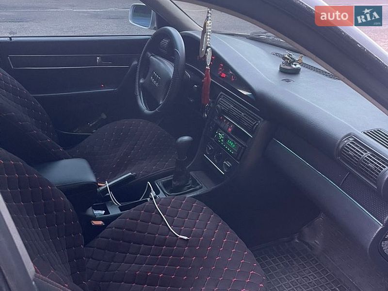 Седан Audi A6 1994 в Володарці