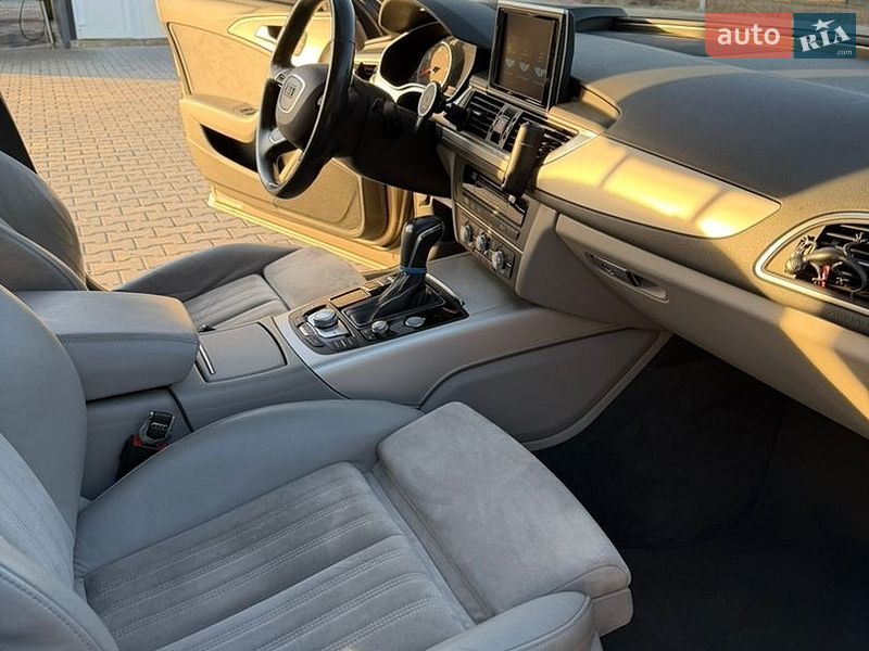 Седан Audi A6 2015 в Сторожинце