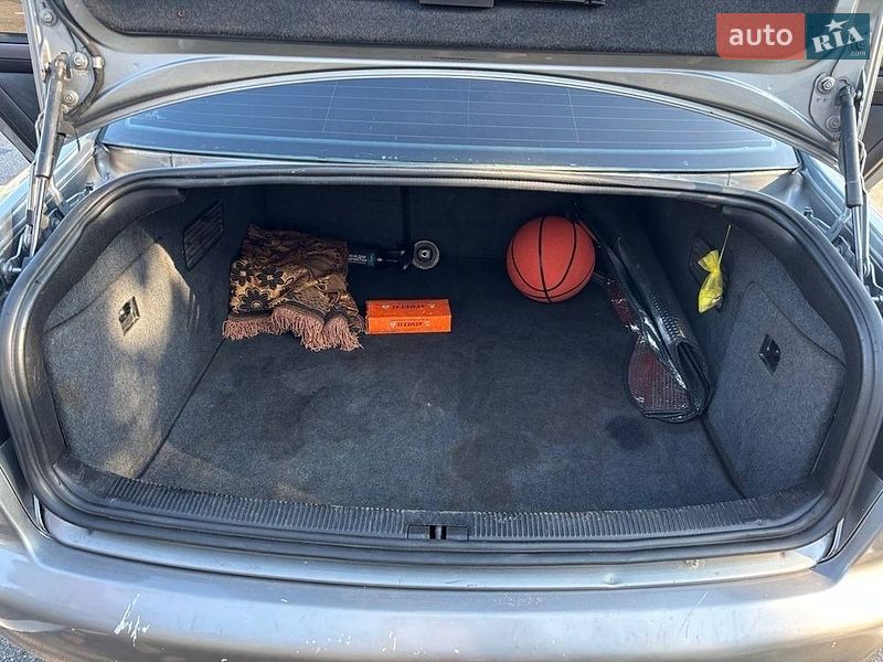 Седан Audi A6 2003 в Рівному