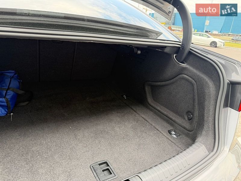 Седан Audi A6 2018 в Киеве