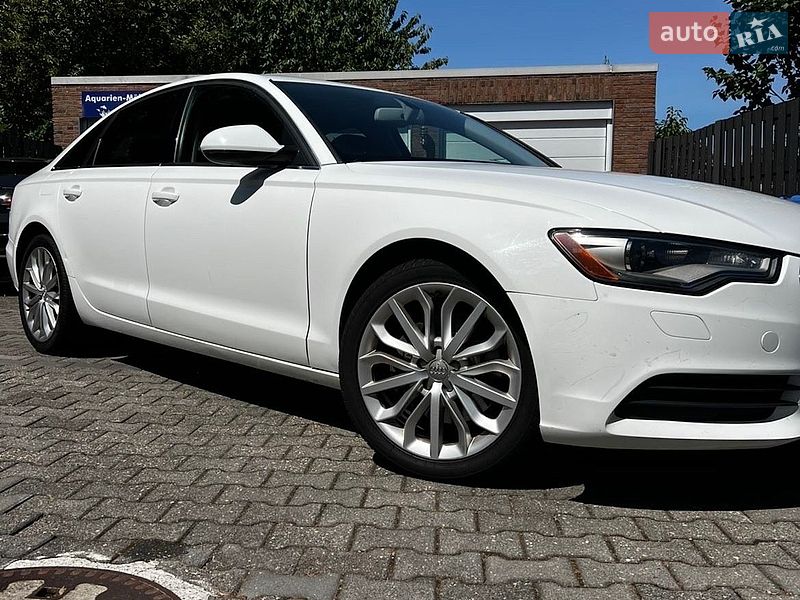 Седан Audi A6 2014 в Шумске