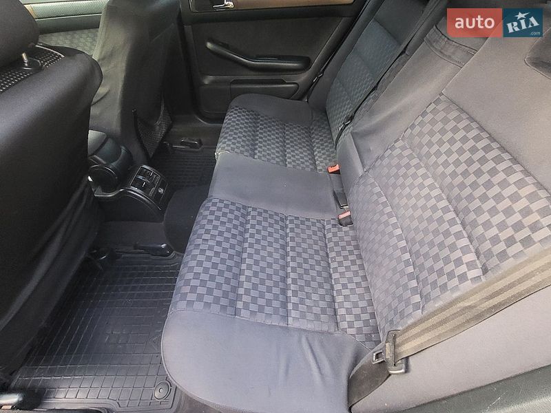 Седан Audi A6 2001 в Чугуеве