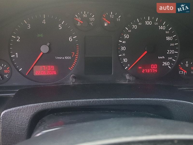 Седан Audi A6 2001 в Чугуеве
