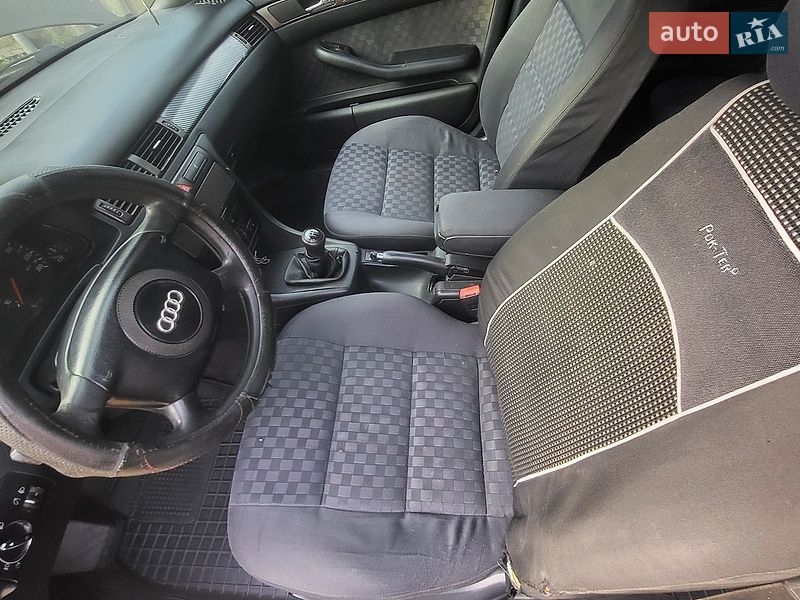 Седан Audi A6 2001 в Чугуеве