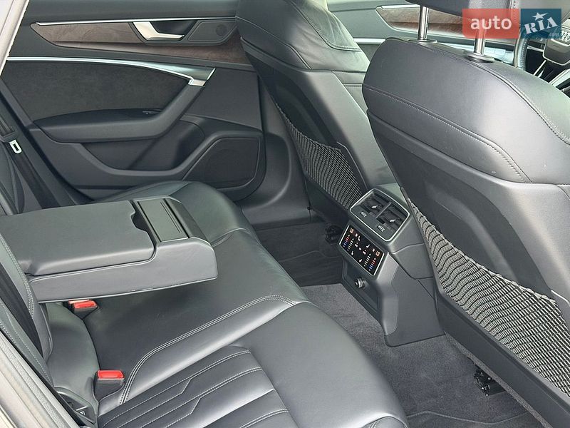 Седан Audi A6 2019 в Чернівцях